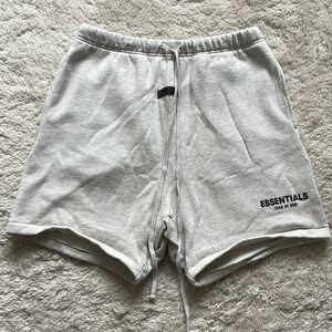 Fear of God Essentials shorts in grey size L
